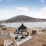 מלון Evenes Fjordhotel 3*